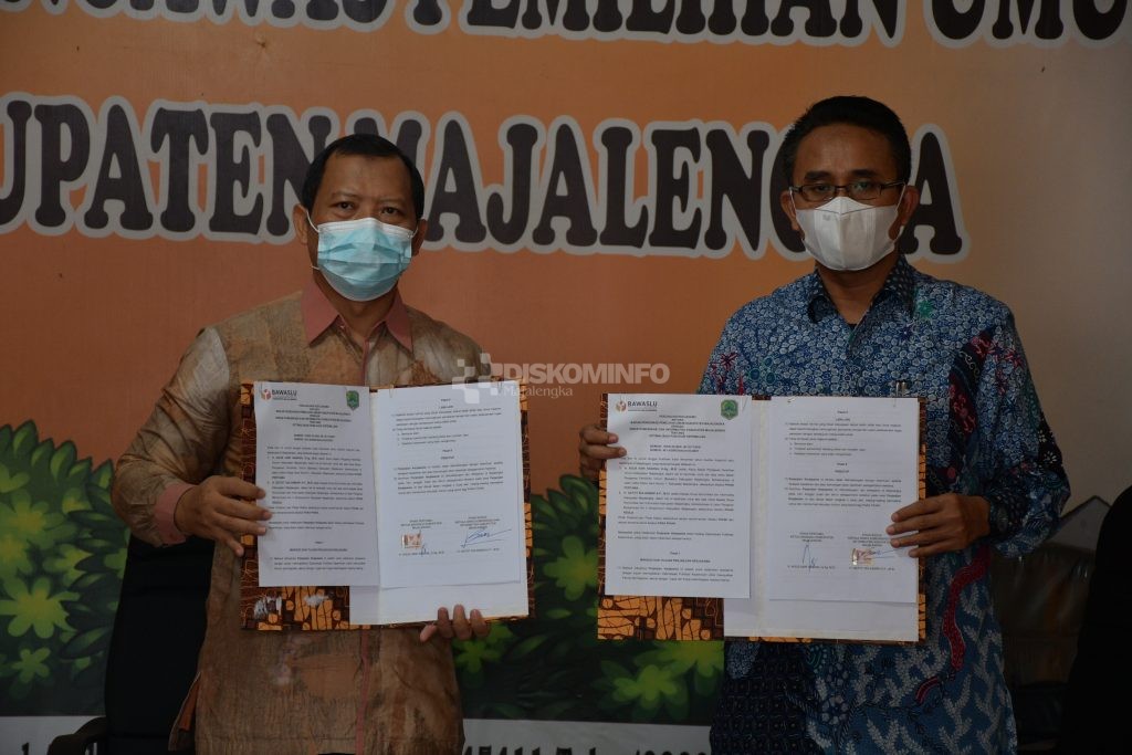 Optimalisasi Publikasi Kepemiluan, Bawaslu Kab. Majalengka Tandatangani MoU dengan Diskominfo Kab. Majalengka
