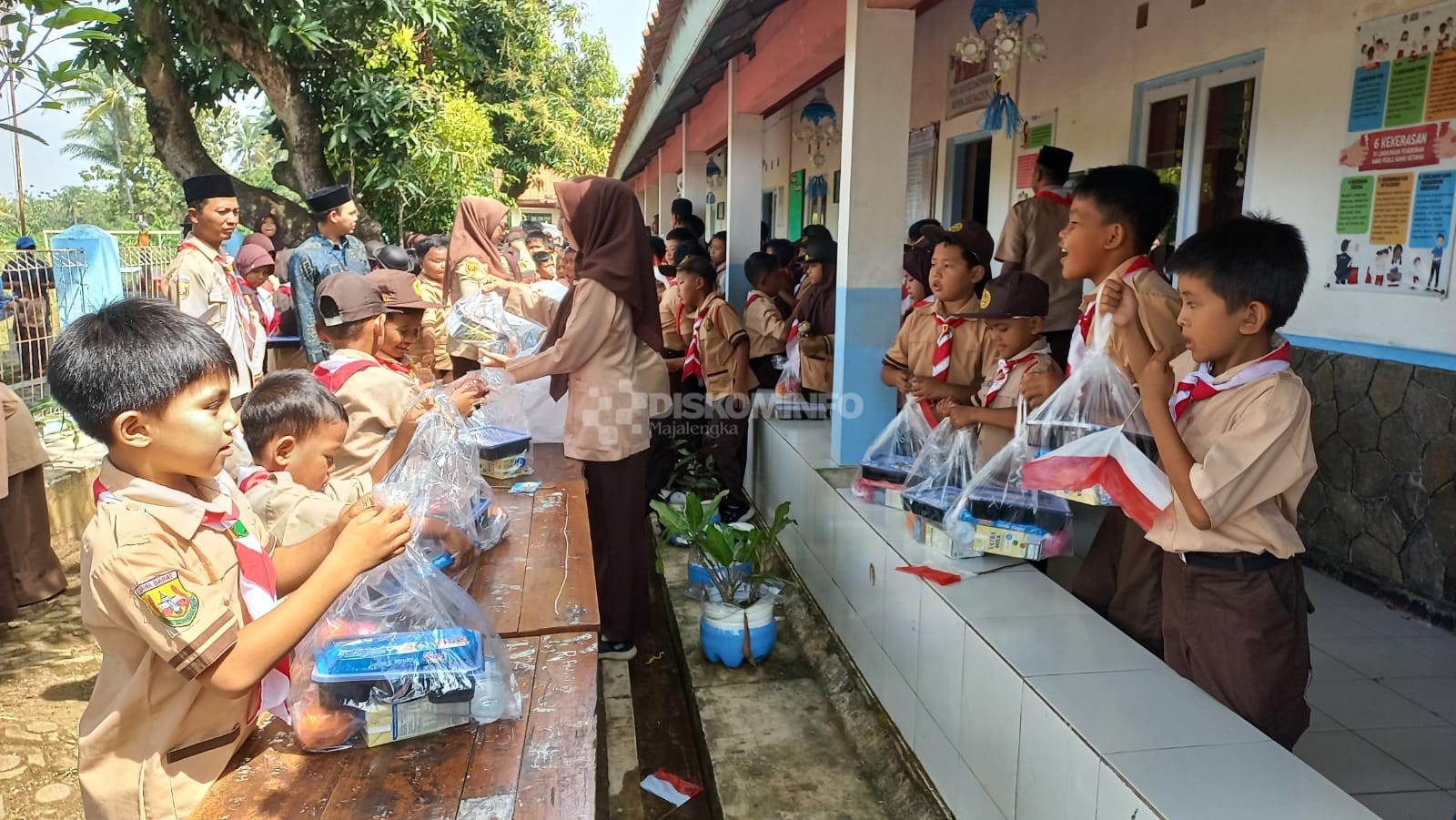 Wujudkan Generasi Emas, Bupati Majalengka Luncurkan Program B2SA di SDN 1 Padahanten