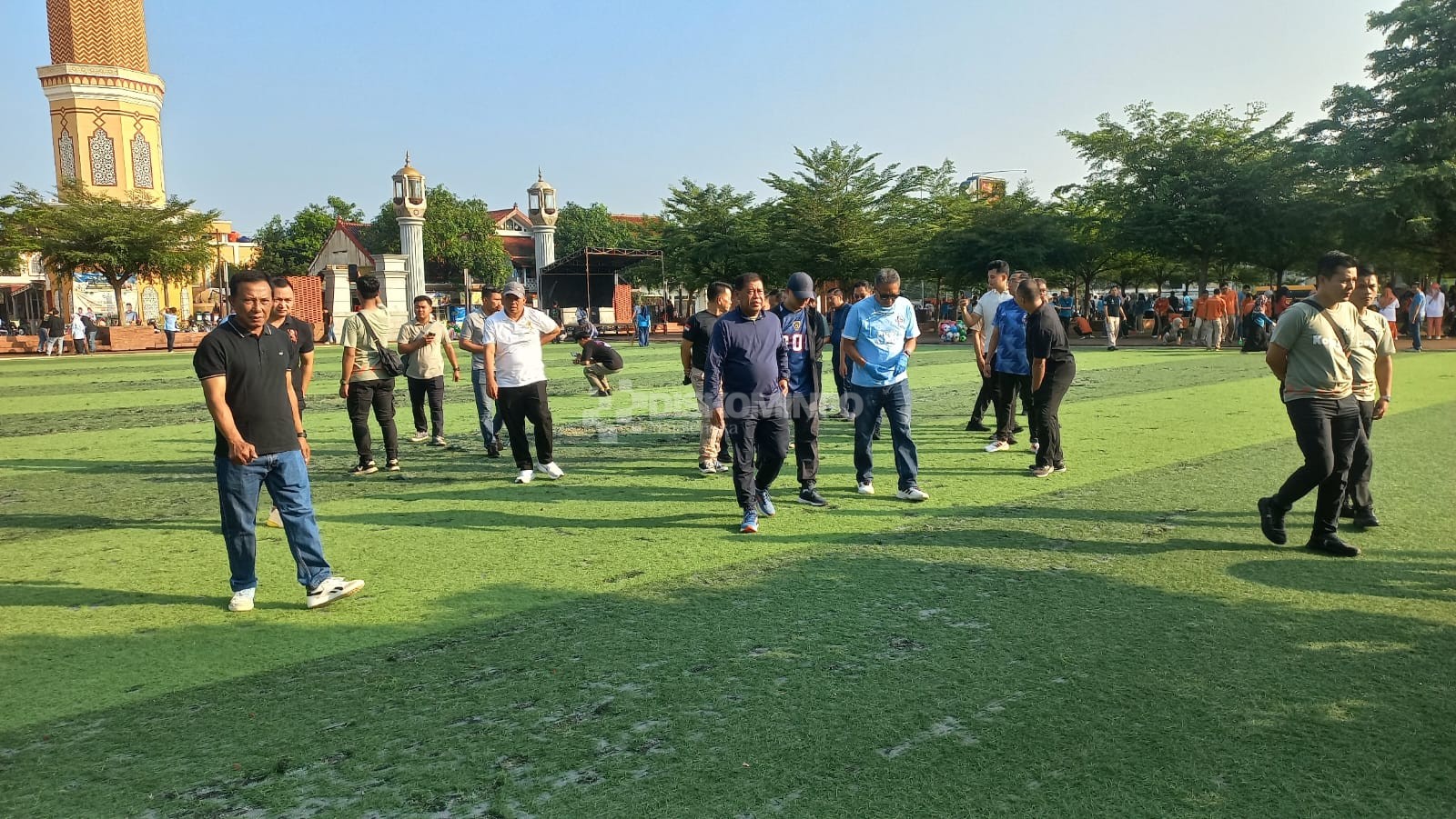 Bupati Majalengka Prihatin Kondisi Rumput Sintetis Alun-Alun, Instruksikan Segera Diperbaiki