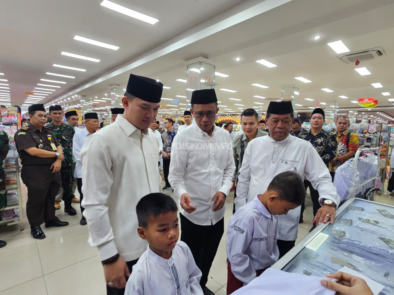 Baznas Majalengka Gelar Lebaran Anak Yatim Perdana di UD Putra TS, Santuni 424 Anak