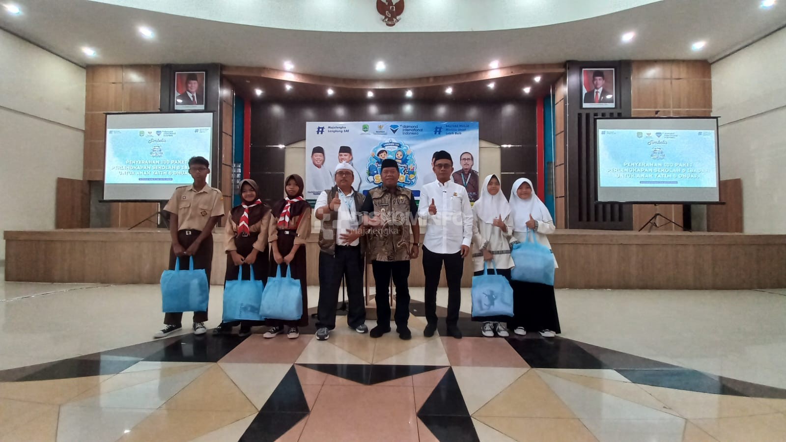 Peduli Pendidikan Anak Yatim dan Dhuafa, Baznas Majalengka Gandeng PT Diamond Salurkan 100 Paket Peralatan Sekolah