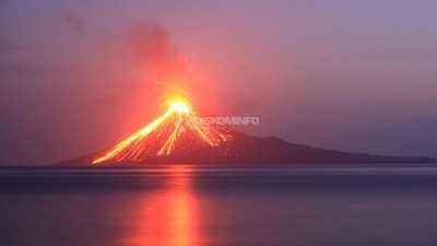Menkomdigi Imbau Masyarakat Waspada Dampak Erupsi Anak Krakatau, Saring Informasi Sebelum Sebarkan